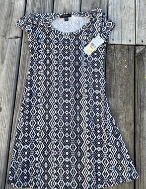 Karen Kane Casual T-Shirt Dress - Black and White - Size S